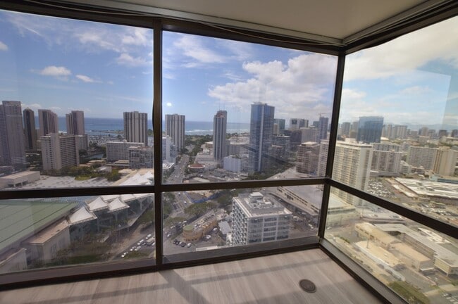 Building Photo - Century Center 2 bed, 2 bath, 1 parking 10...