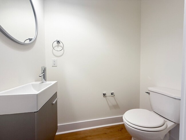 Building Photo - 2-Bedroom Home with Flex Room and Resort-Style Amenities at Highbury