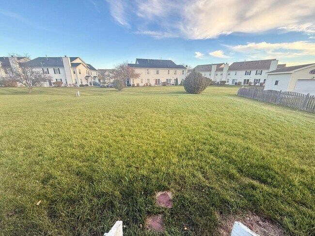 Building Photo - 2477 Smithfield Ct