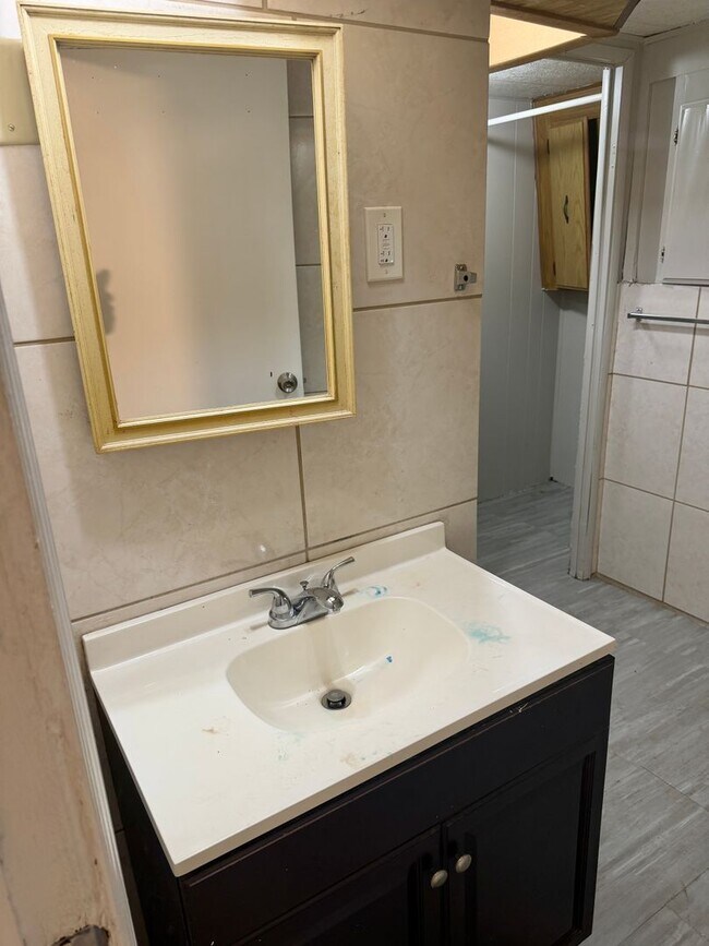 Building Photo - 7213 Harney Rd