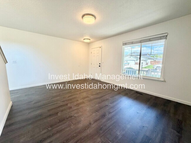 Building Photo - 17383 N Chouteau Ave