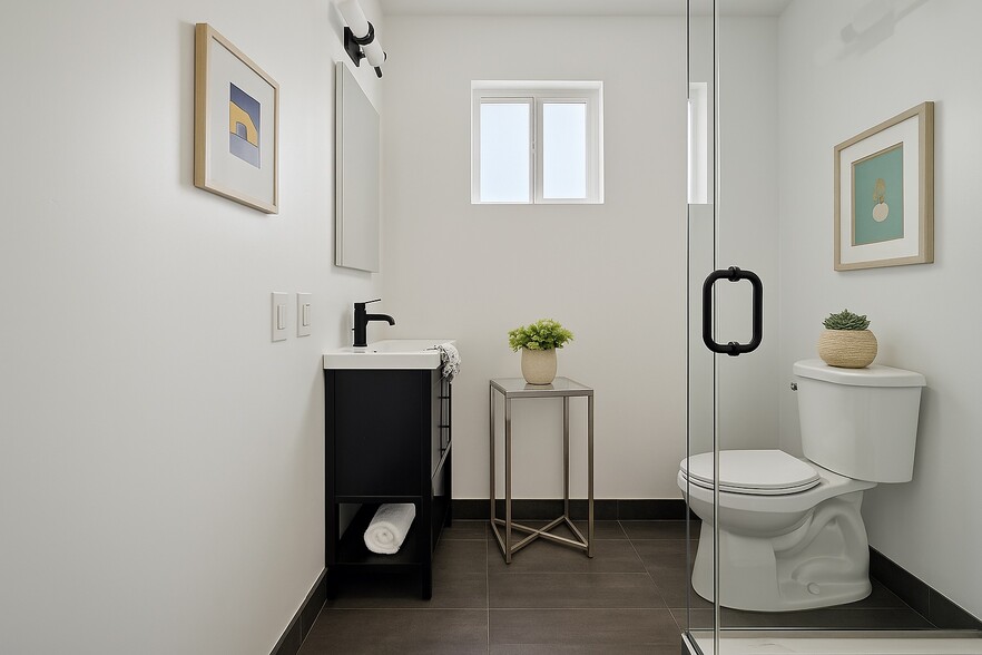 Building Photo - 3332 Madera Ave