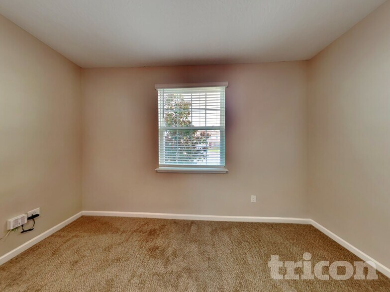 Building Photo - 124 Bloomfield Wy