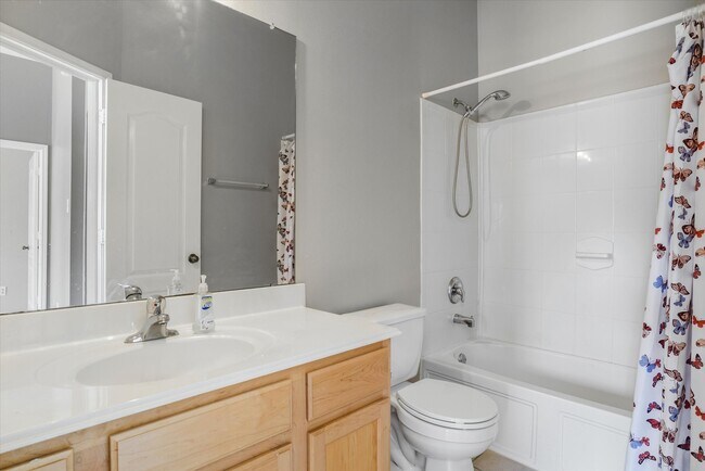 Building Photo - 402 Abbey Ln