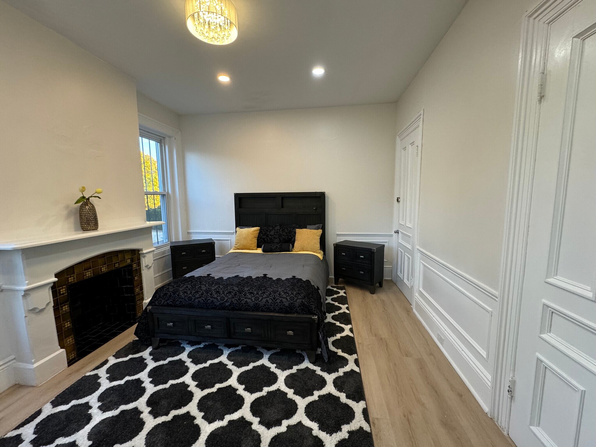 Building Photo - 4 Montrose St