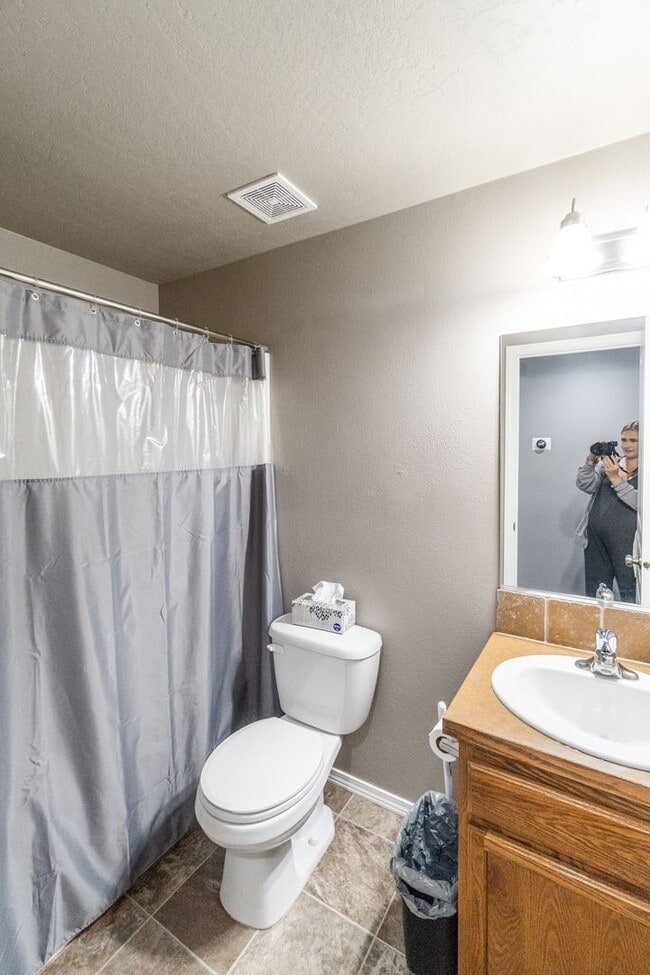 Building Photo - Single Family Home In Airway Heights!!