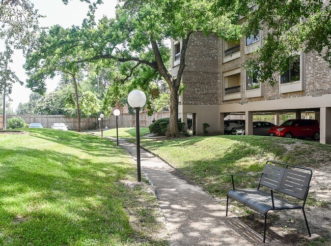 Building Photo - 2211 S Braeswood Blvd