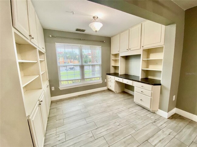 Building Photo - 5447 Vineland Rd