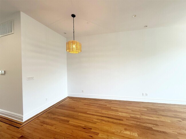 Building Photo - 333 Tompkins Ave