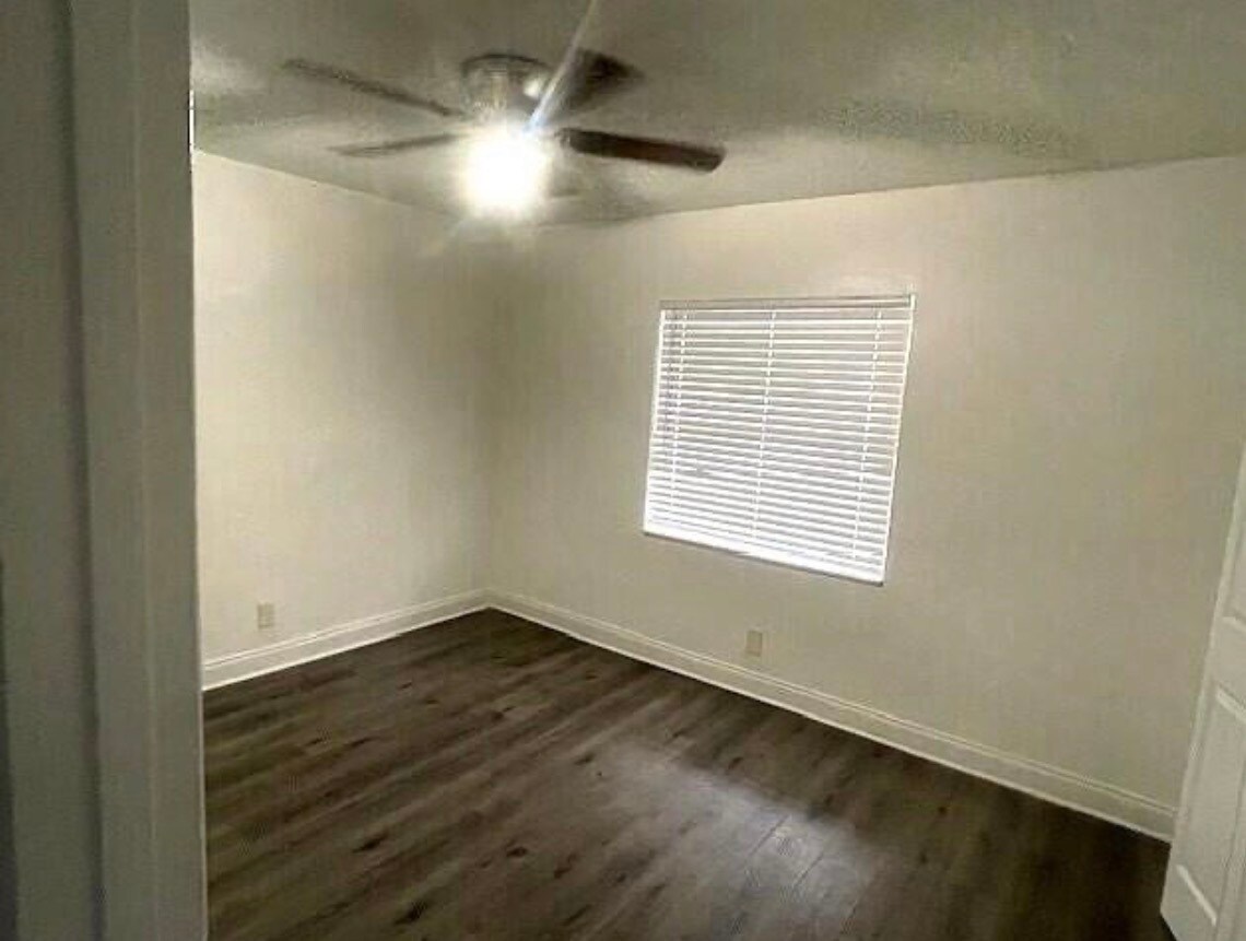 Building Photo - 1451 NW 20th Ct