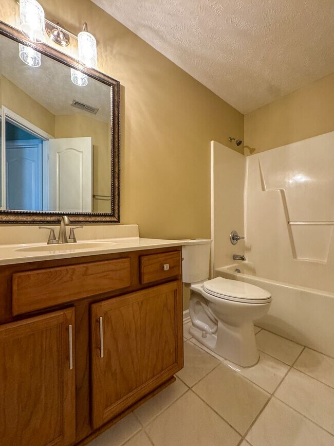 Building Photo - Beautiful 4 Bed 2 Bath Home in Fayetteville