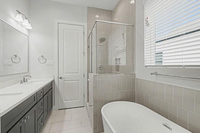 Building Photo - 2502 W Tidwell Rd