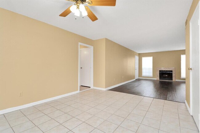 Building Photo - 7400 Bellerive Dr