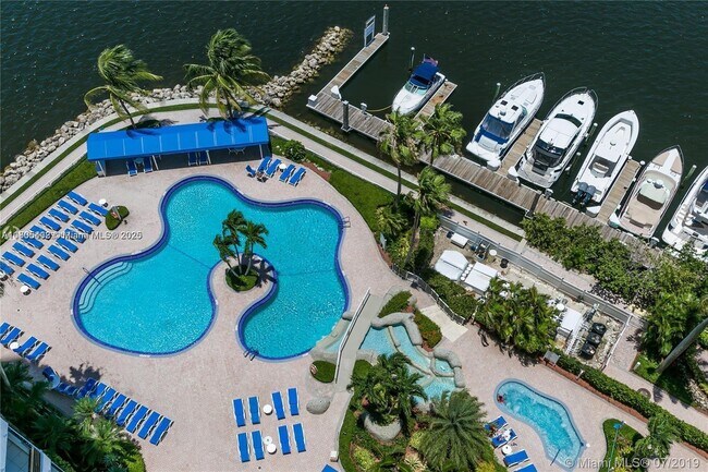 Building Photo - 3530 Mystic Pointe Dr