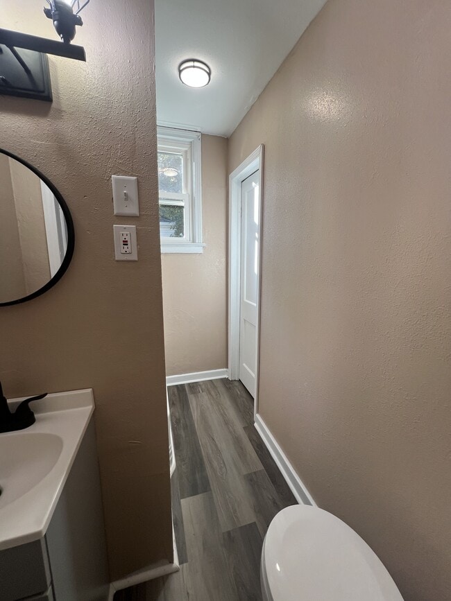 Building Photo - 205 S Walters St