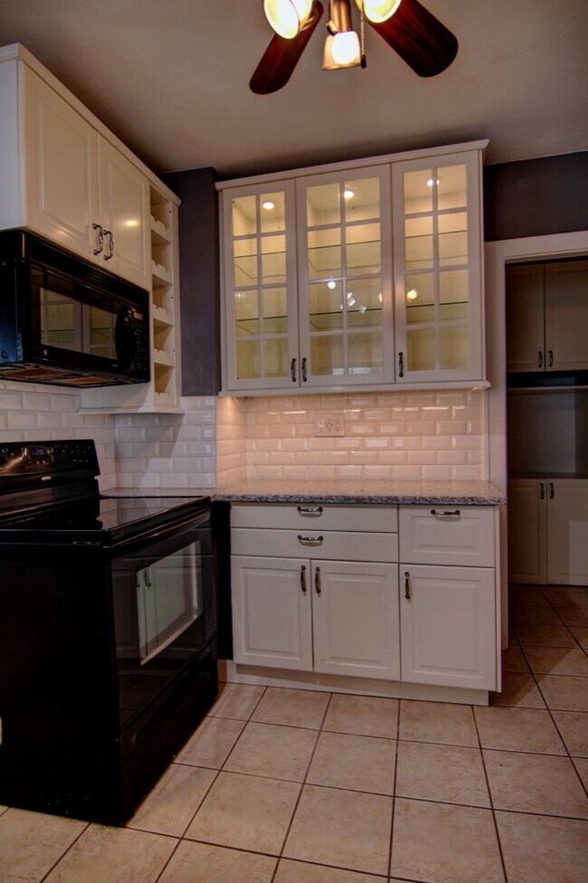 Tiled backsplash - 5427 Xerxes Ave S