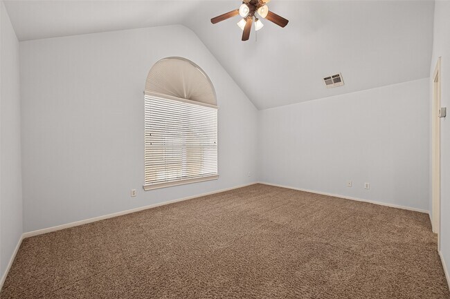 Building Photo - 3308 Clearview Cir