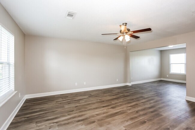 Building Photo - 5415 Espuela Ln