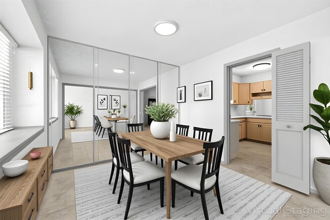 Building Photo - 13834 Oakwood Ln