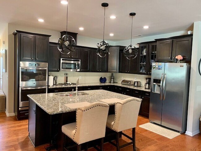 Building Photo - 130 Spring Pine Ln