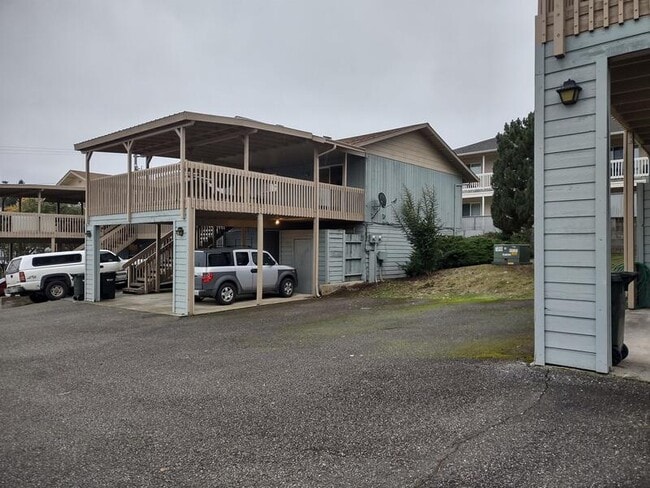 Building Photo - 2953 W Lorraine Ave