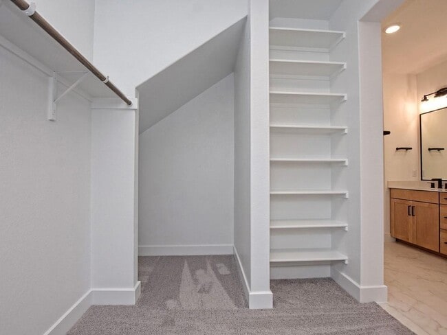 Building Photo - 920 Ray Berglund Blvd