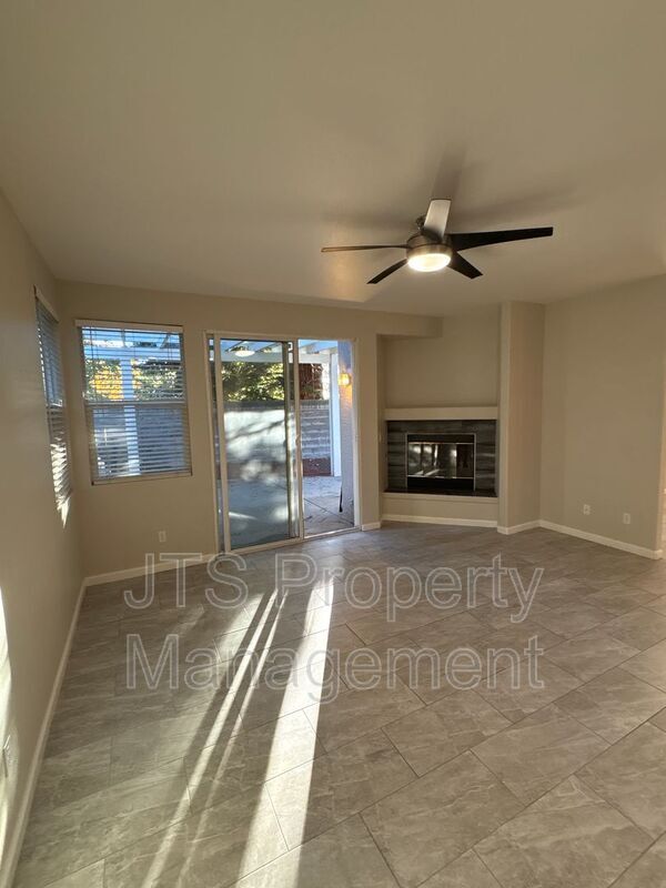 Building Photo - 9542 Windrose Ln