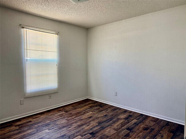 Building Photo - 4302 Janelle Dr