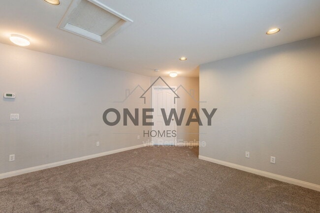 Building Photo - 1057 S Deerfield Ln