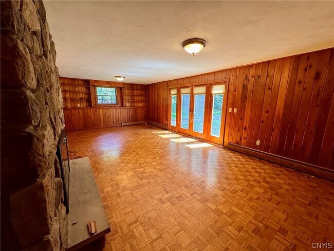 Building Photo - 112 Old Farm Rd