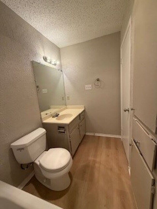 Building Photo - GCC Properties I LP Management Acct1 (2202 Donahue Ln)