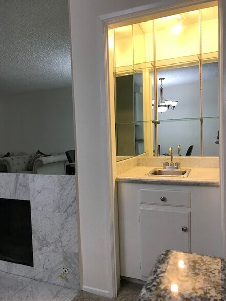 Building Photo - 1828 Camden Ave