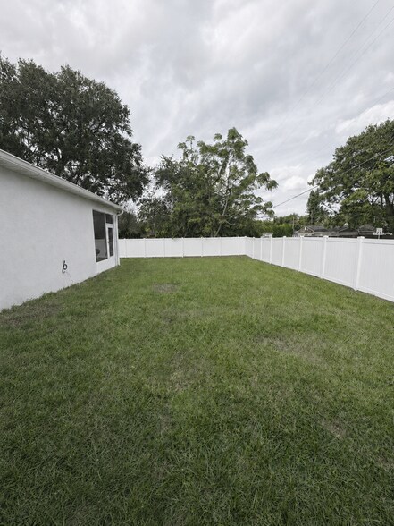 Building Photo - 699 W Kaley St