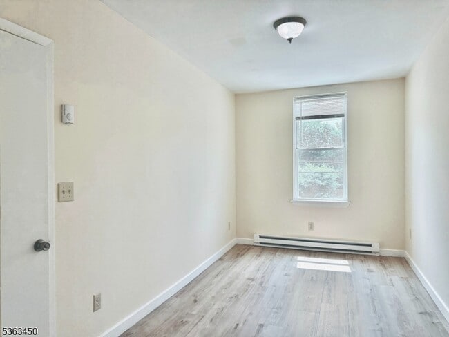 Building Photo - 39 Glenridge Ave