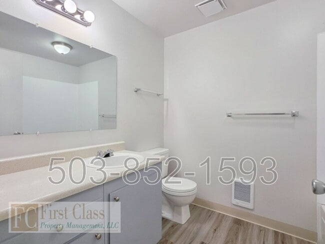 Building Photo - 1402 NE 186th Ave