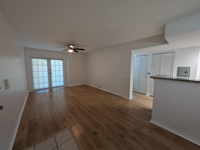 Building Photo - 5001 Wiles Rd