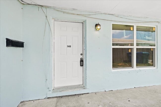 Building Photo - 143 W 28th St