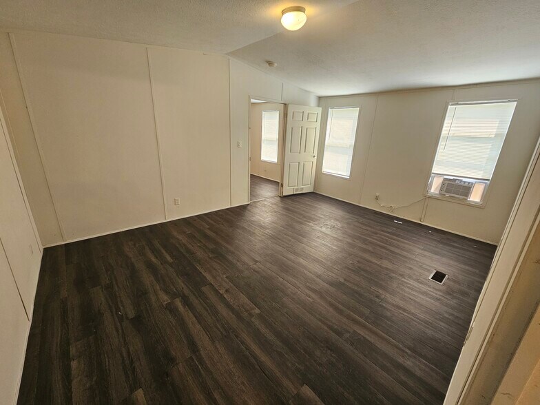Building Photo - 1225 Osteen St