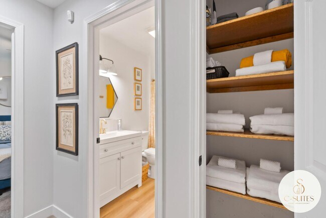 Building Photo - 1709 NW 33rd Pl