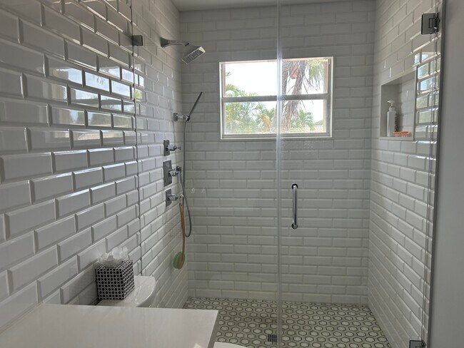 Building Photo - 2404 NW 67th St