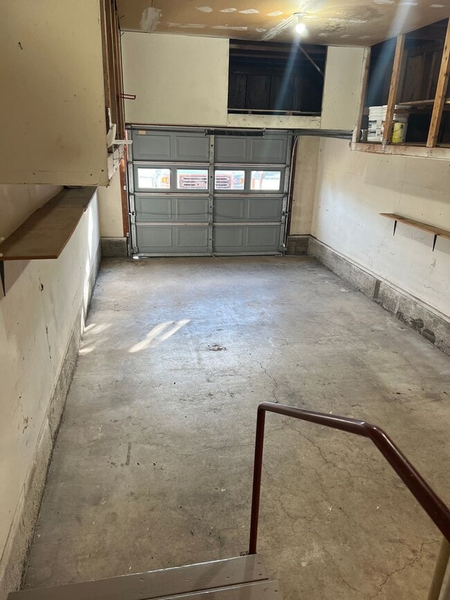 Building Photo - ross01