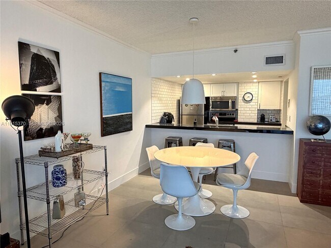 Building Photo - 555 NE 15th St