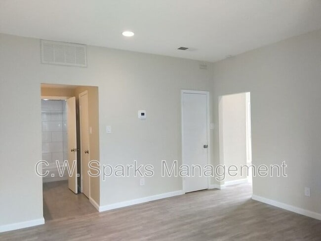 Building Photo - 6248 Oram St