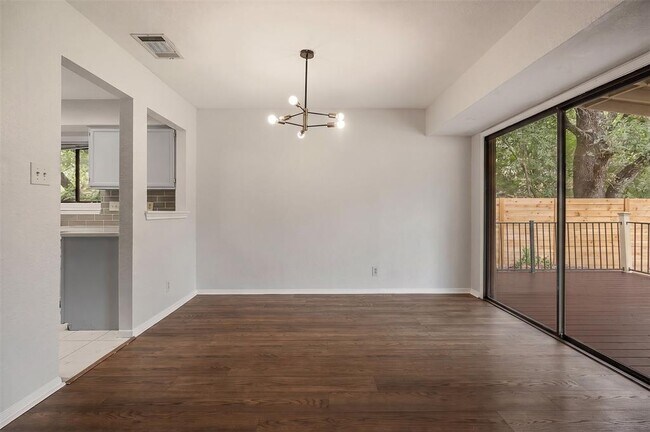 Building Photo - 8905 Bridgewood Trail