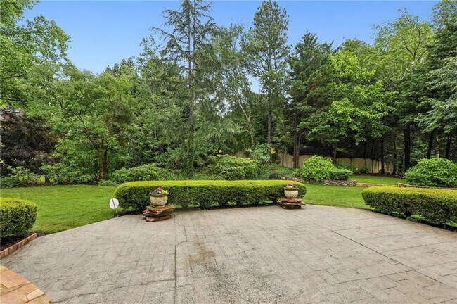 Building Photo - 2503 Regency Lake Dr