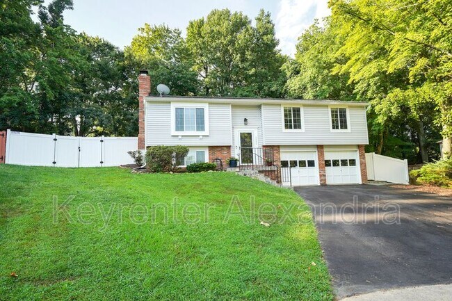 Building Photo - 5901 Beech Tree Dr