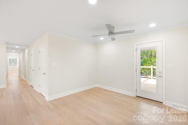 Building Photo - 100 Chadmore Dr
