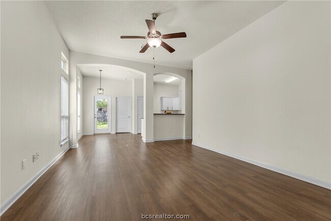 Building Photo - 240 Fieldstone Pl