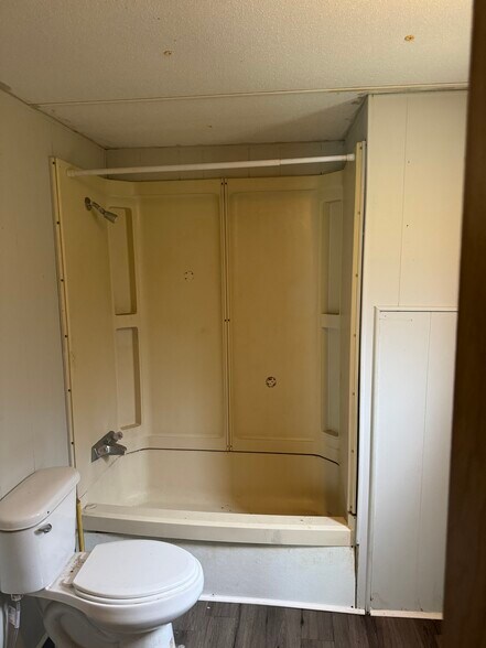 Building Photo - 385 Liberty Church Rd