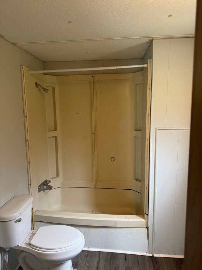 Building Photo - 385 Liberty Church Rd